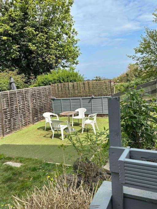 Netherby Grange Garden With Sea Views *